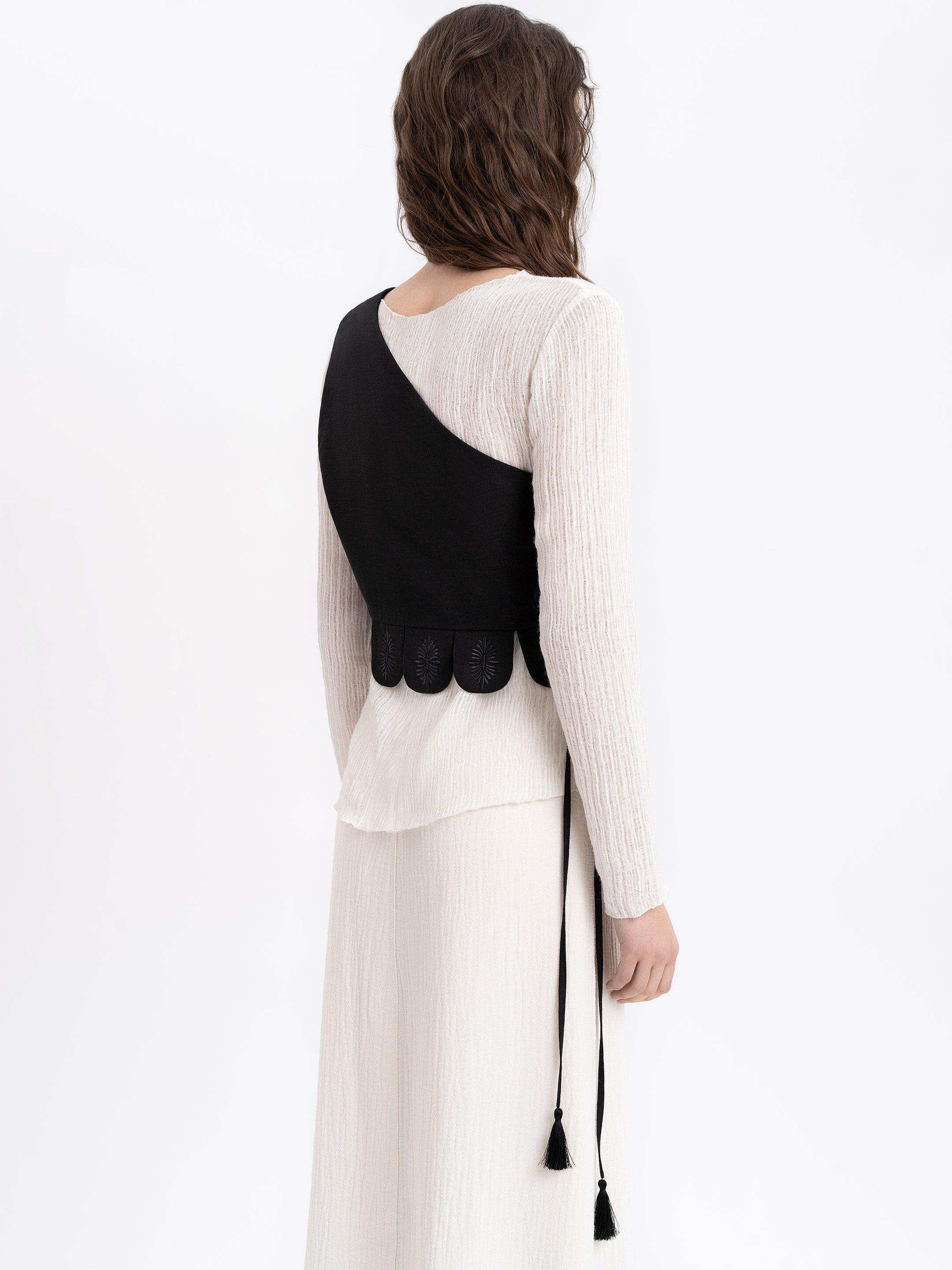 Asymmetric vest with black embroidery in tone "Osiayna" photo