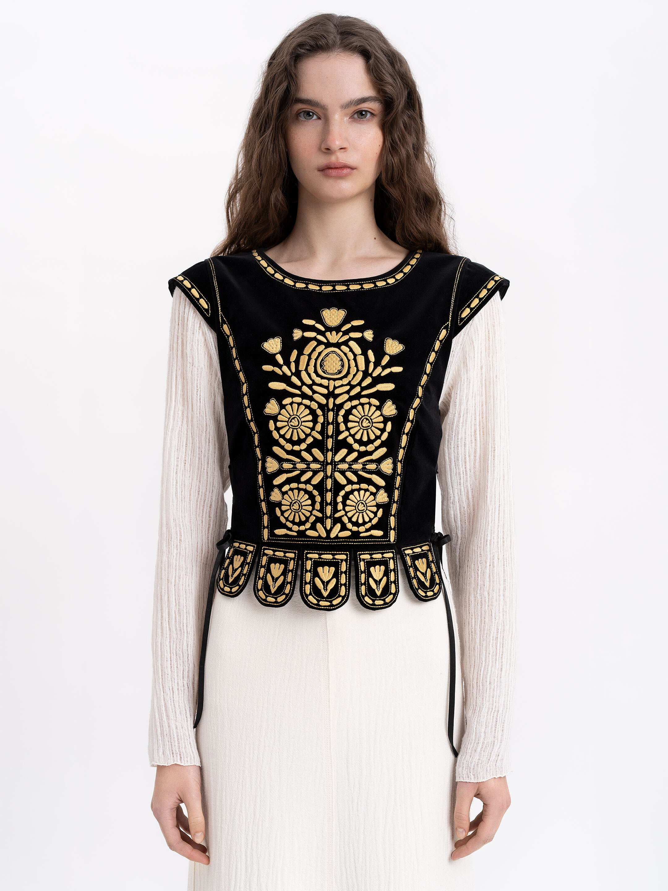 Embroidered vest in black "Oksamyt" Buy
