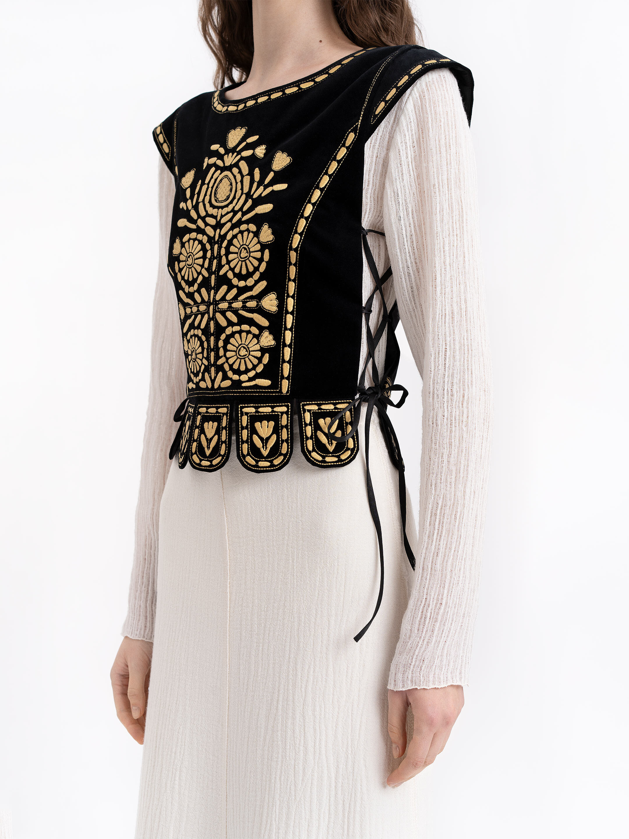 Embroidered vest in black "Oksamyt" ціна