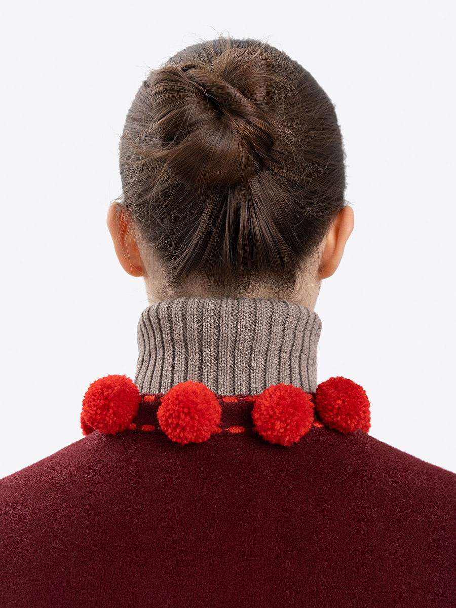 The "Bokohrii" serdak in red [0]