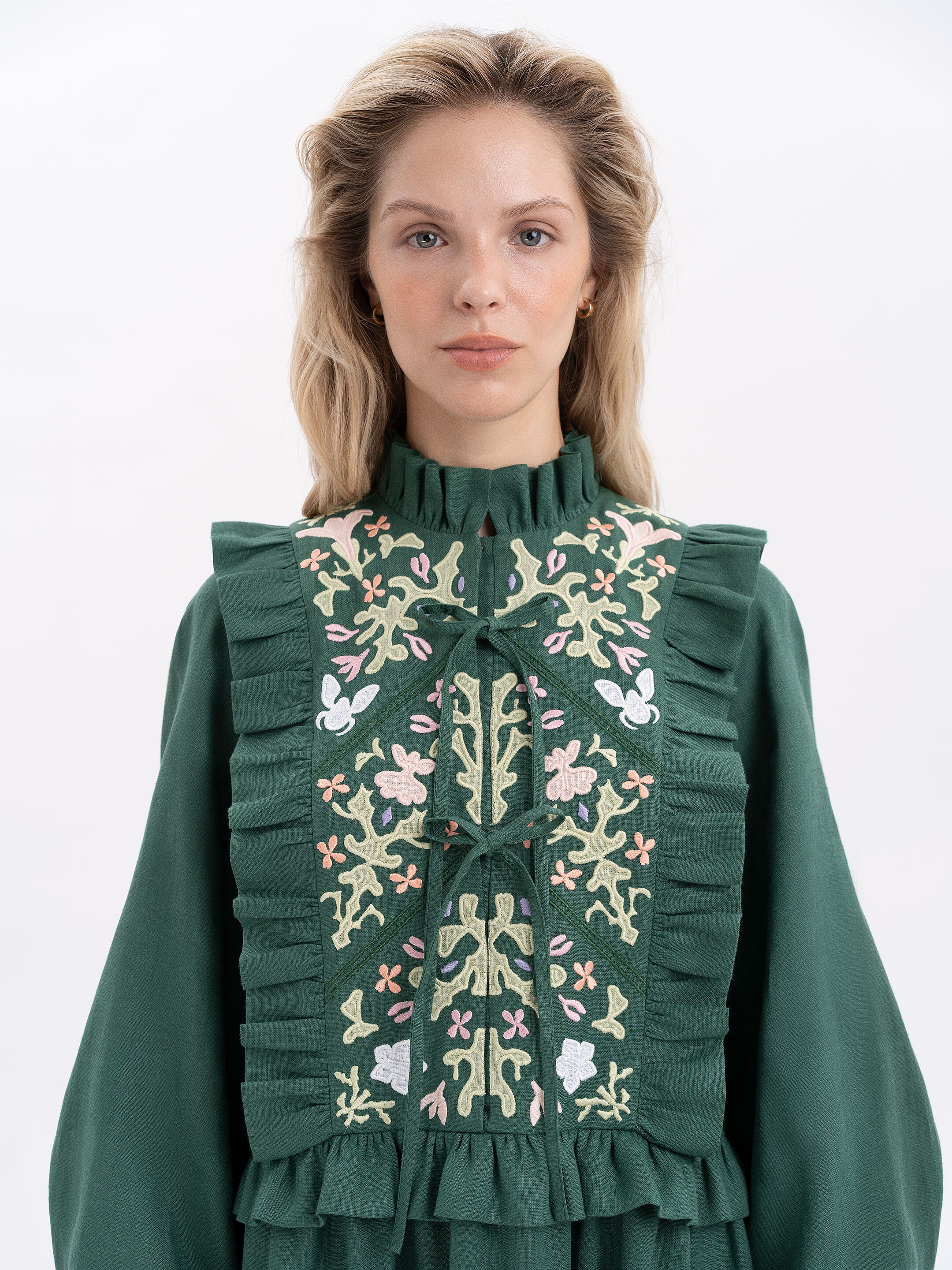 Long green dress "Lastivka" photo