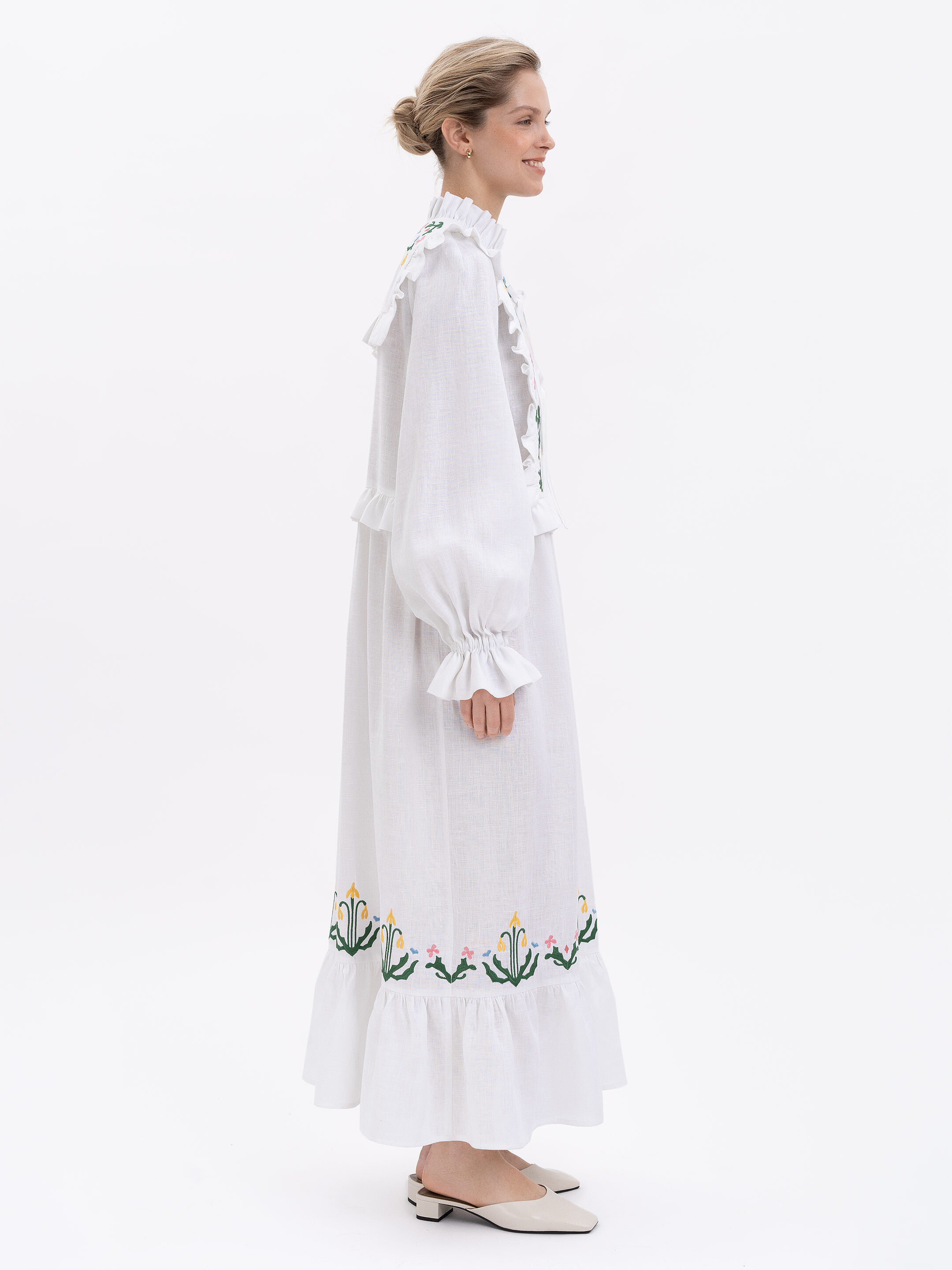 Long white dress "Lastivka" choose