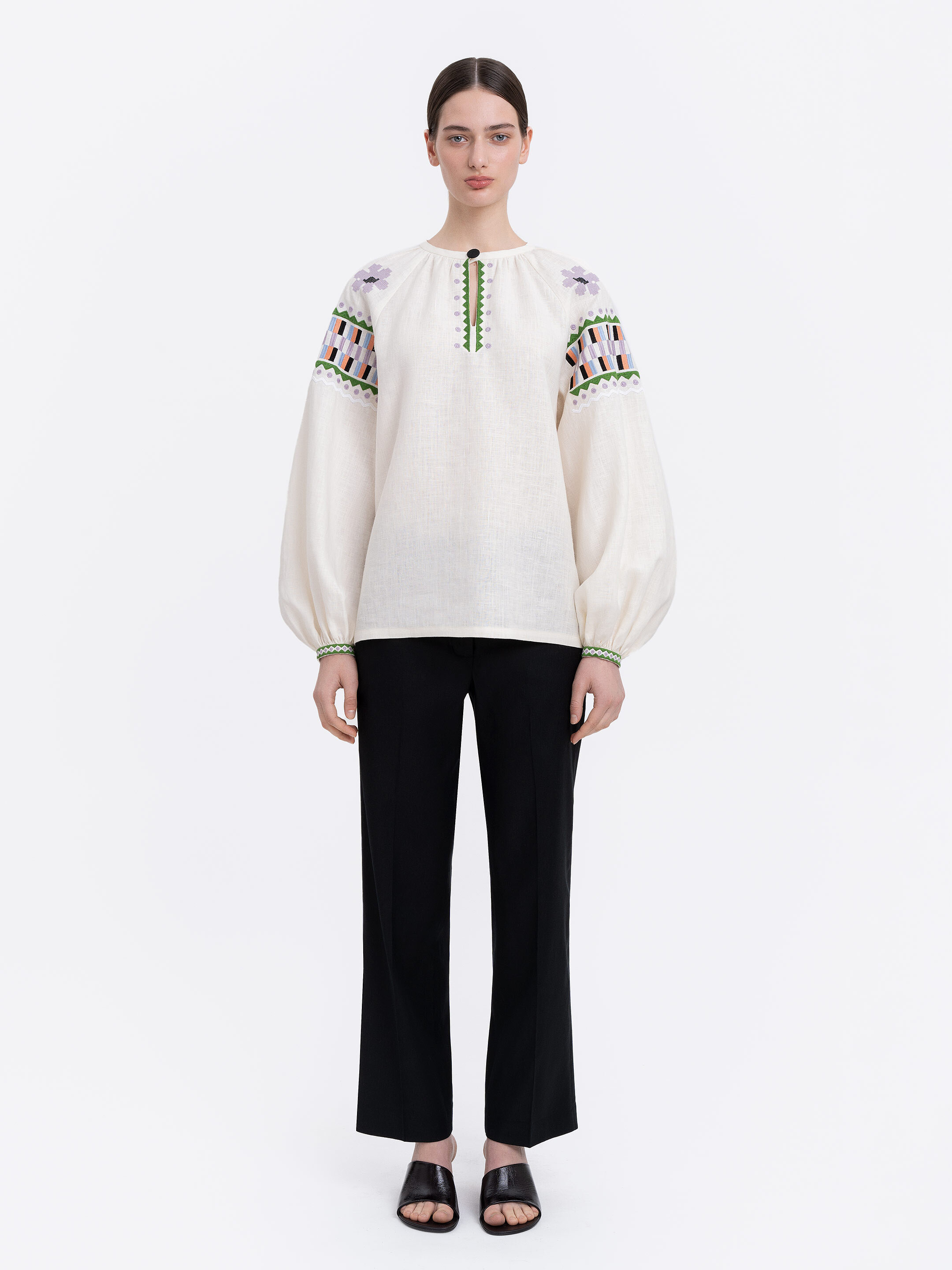 Milk‑coloured embroidered shirt  “Oda” photo