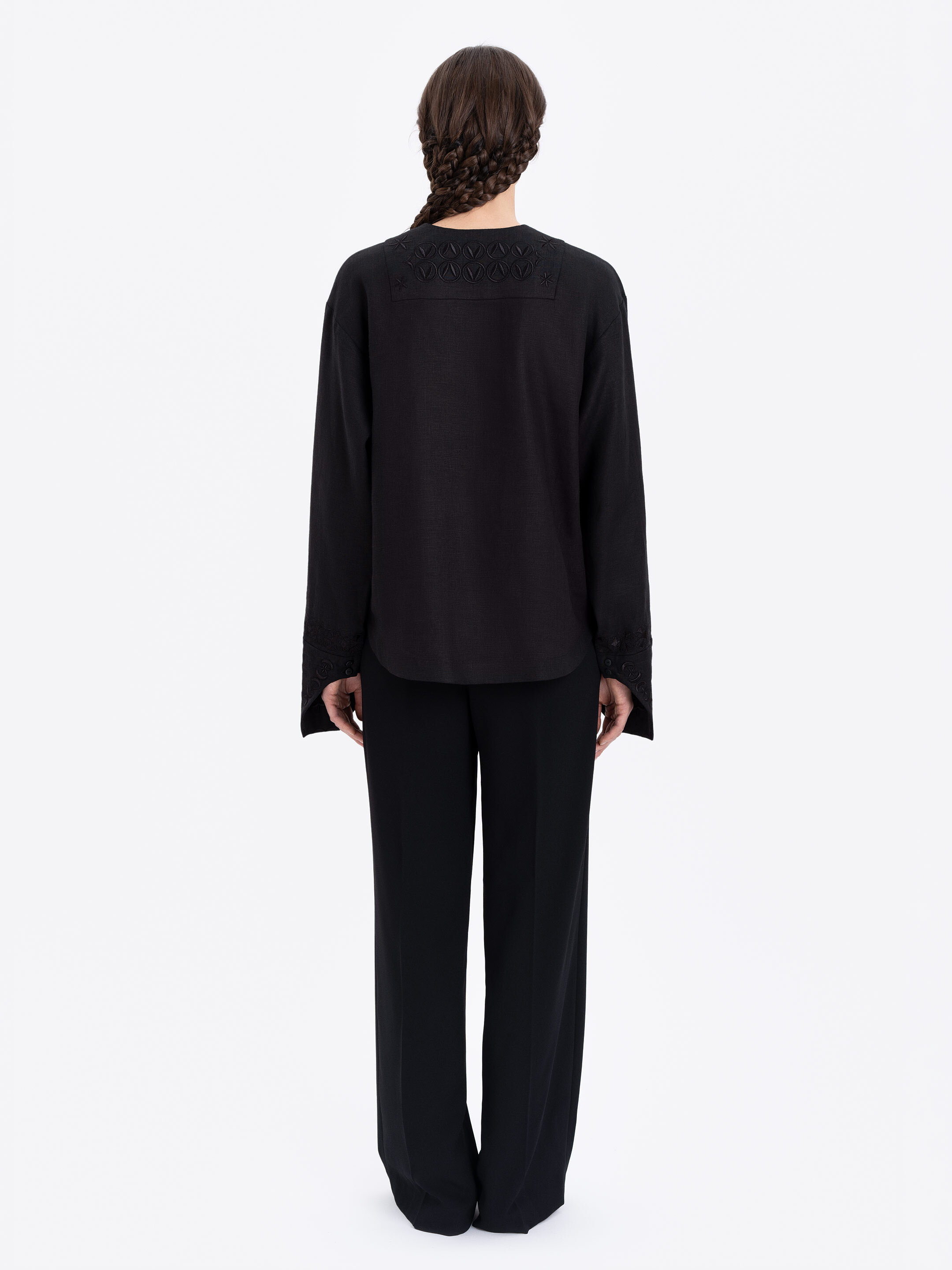 Linen embroidered shirt "Ornamenty Lesi" fitting