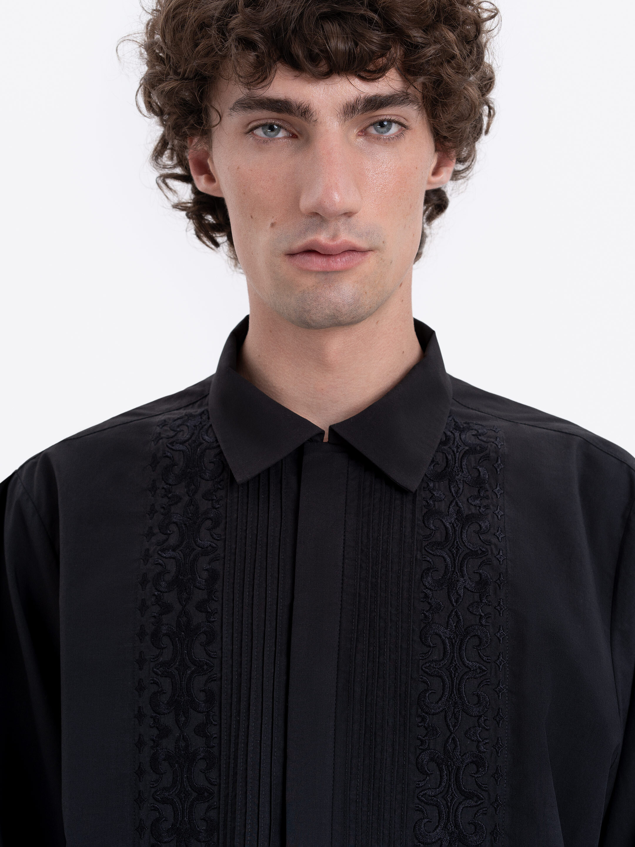 Men's embroidered shirt "Chorne ozero" photo