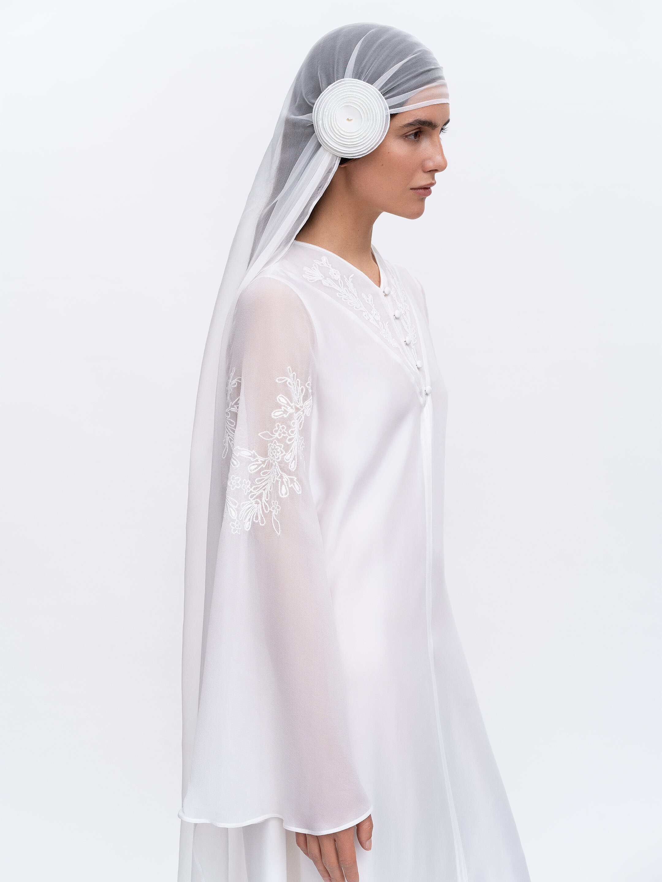 Wedding headdress "Velon" photo