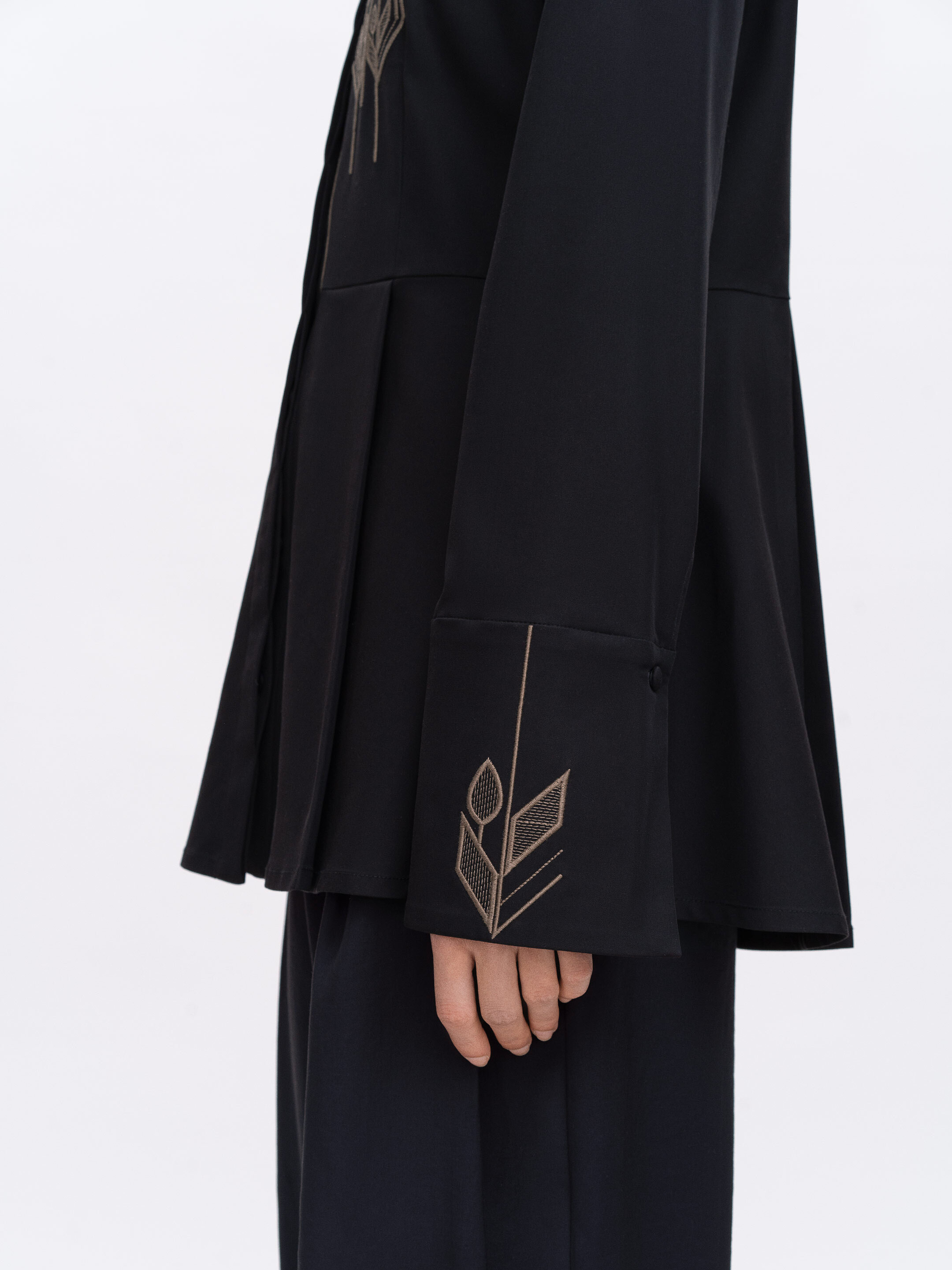 Dark embroidered shirt "Nyva temna" photo