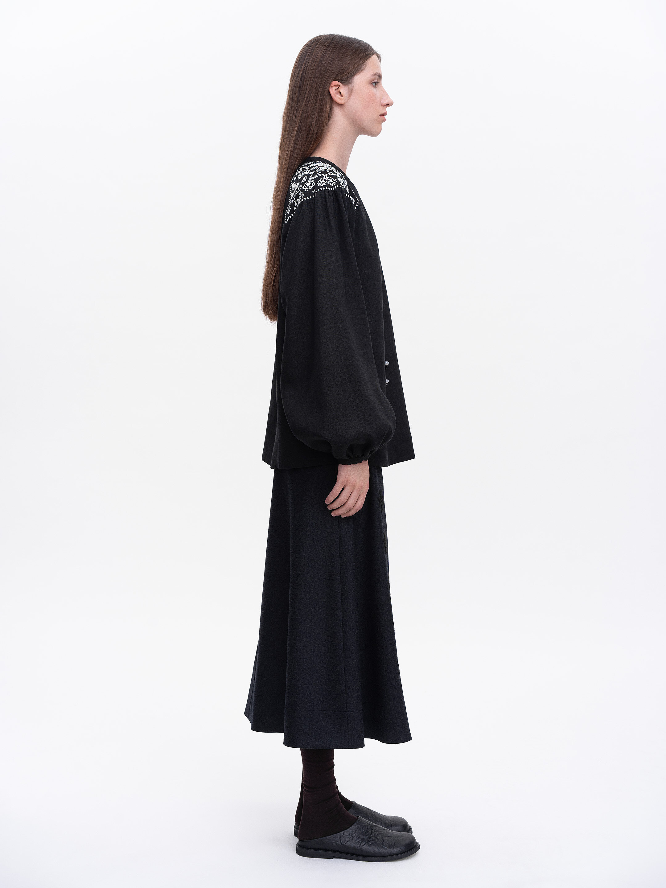 Embroidered shirt "Izola" black photo