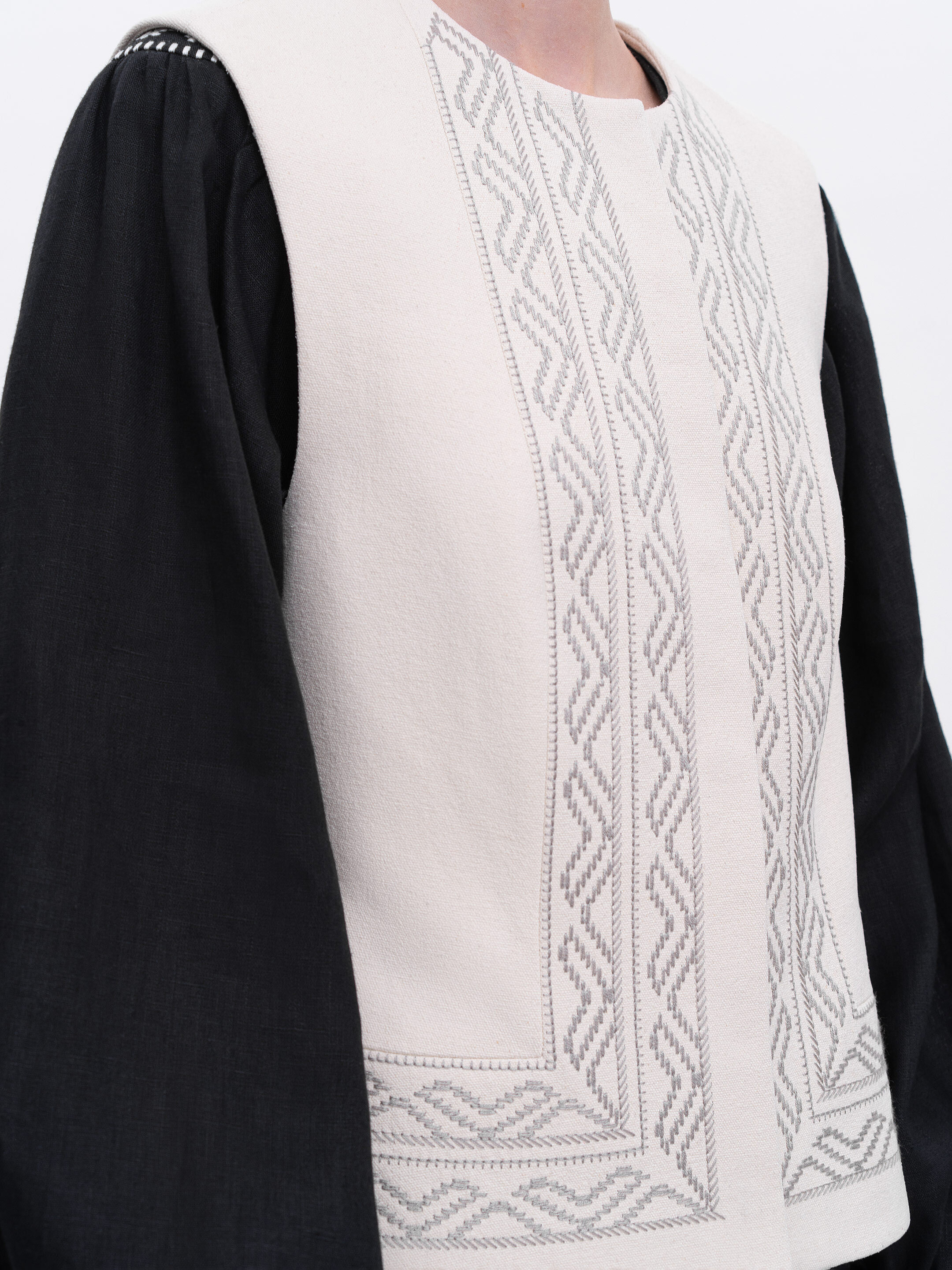 Embroidered vest "Haina" in Ukraine