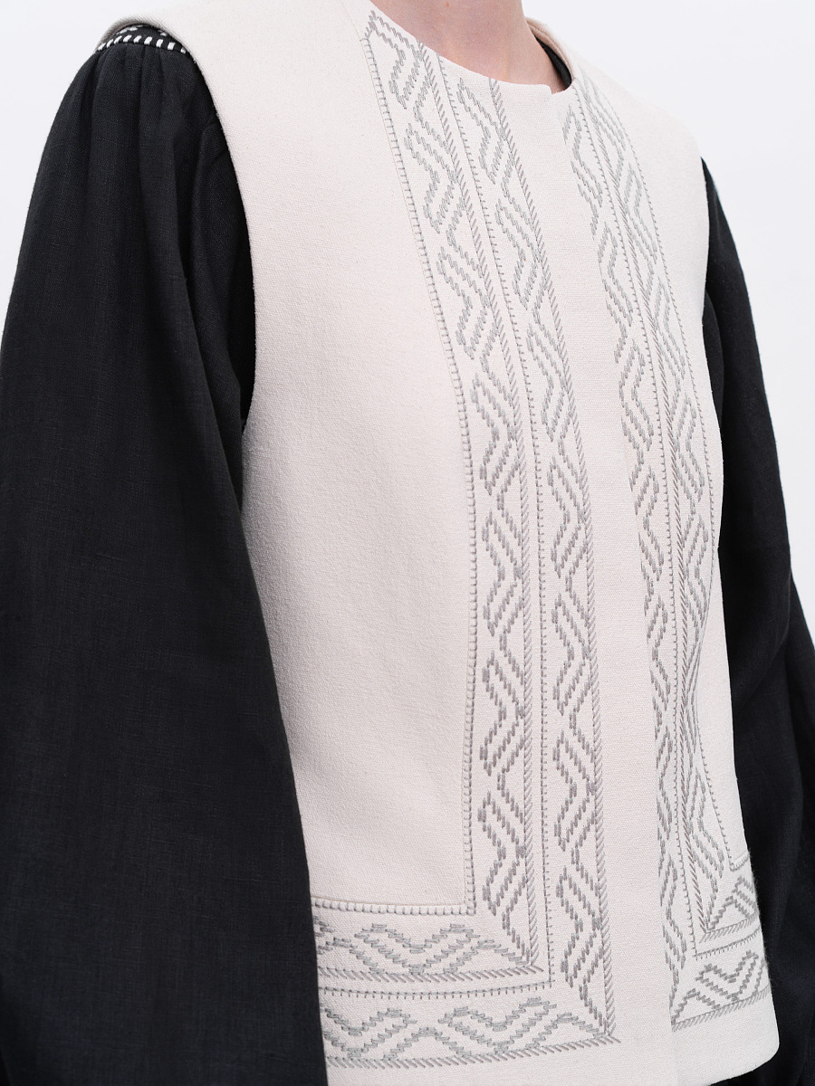 Embroidered vest "Haina" [0]