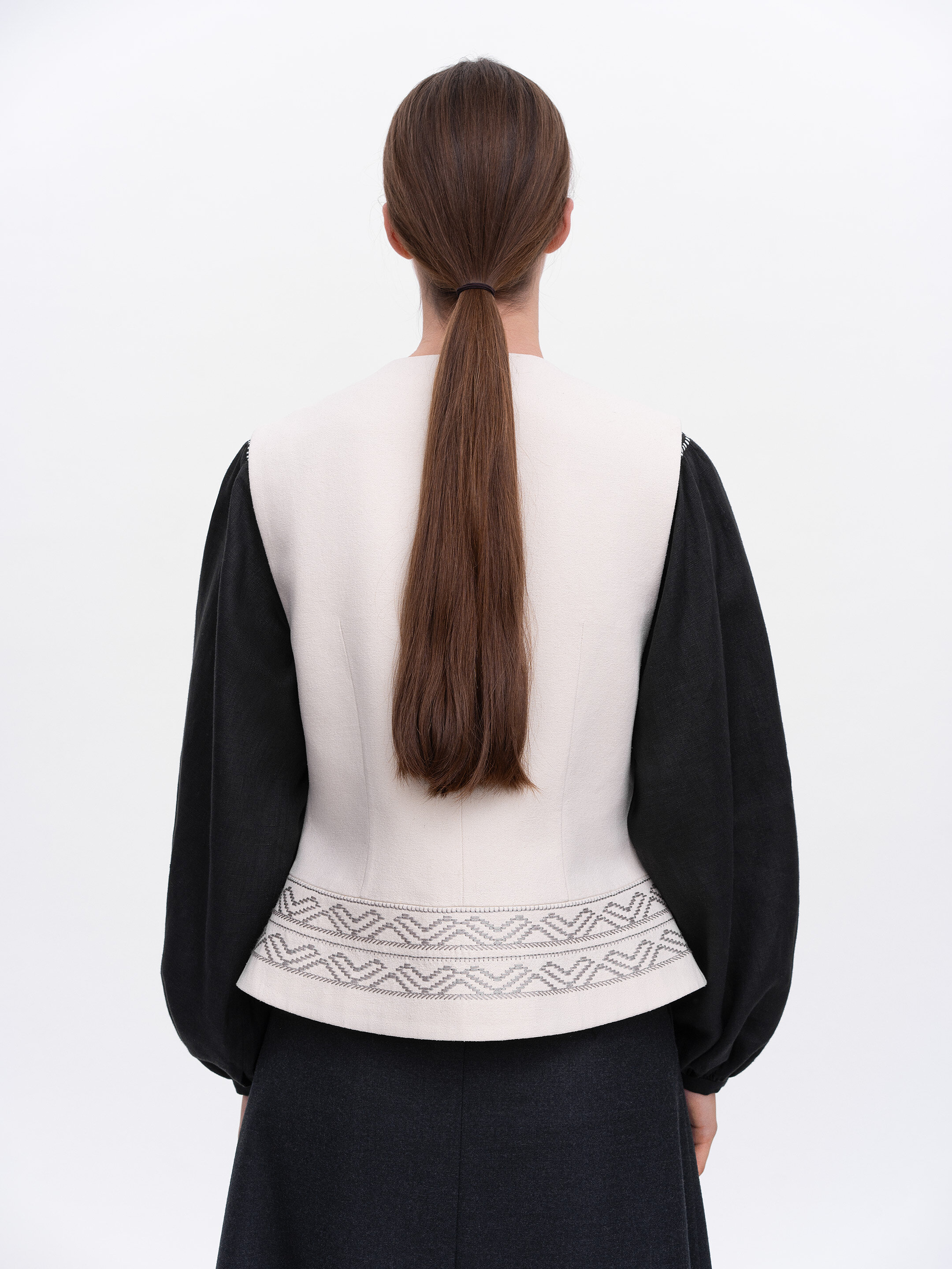 Embroidered vest "Haina" fitting