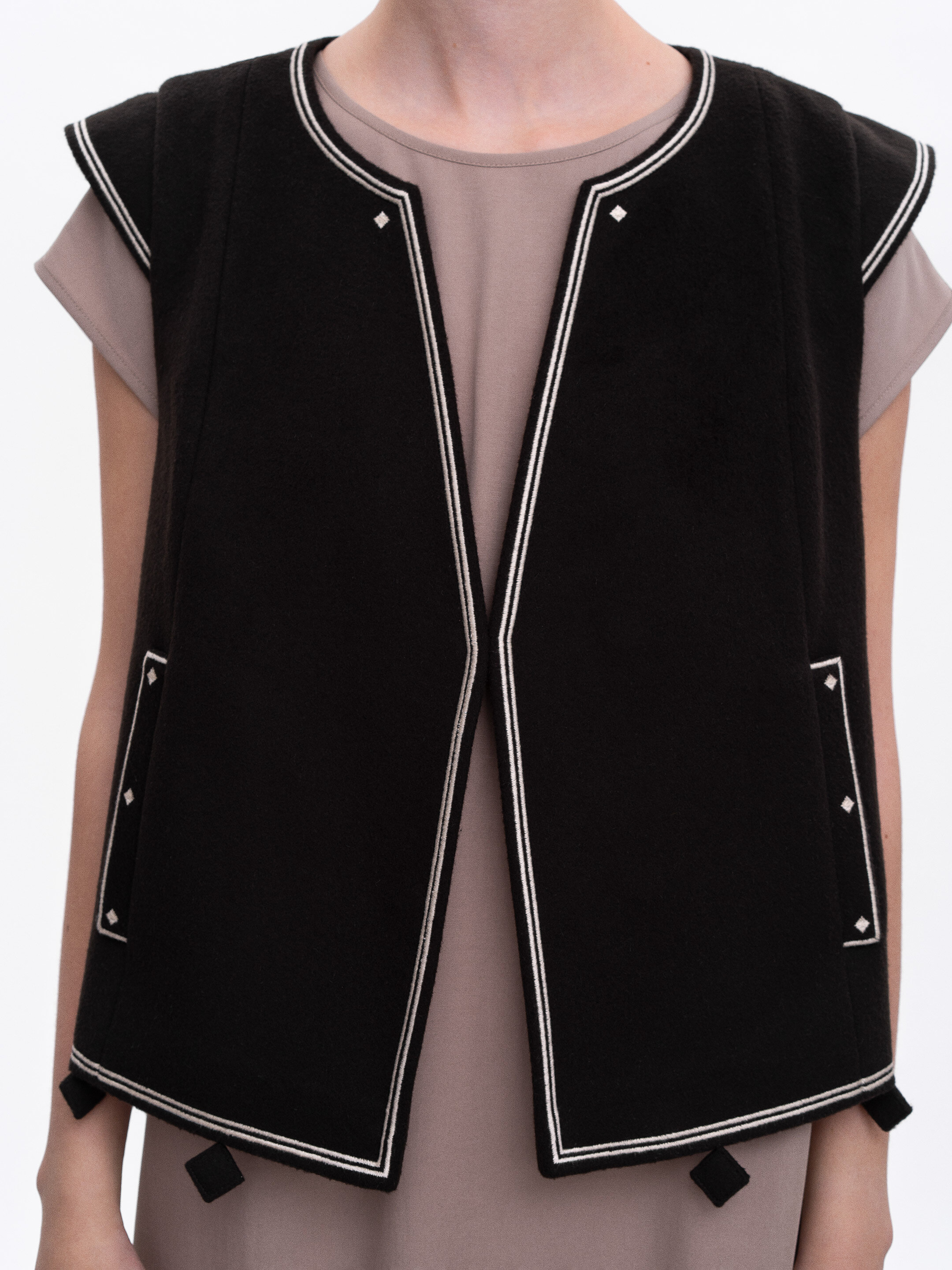 Dark brown embroidered vest "Kibchyk" photo