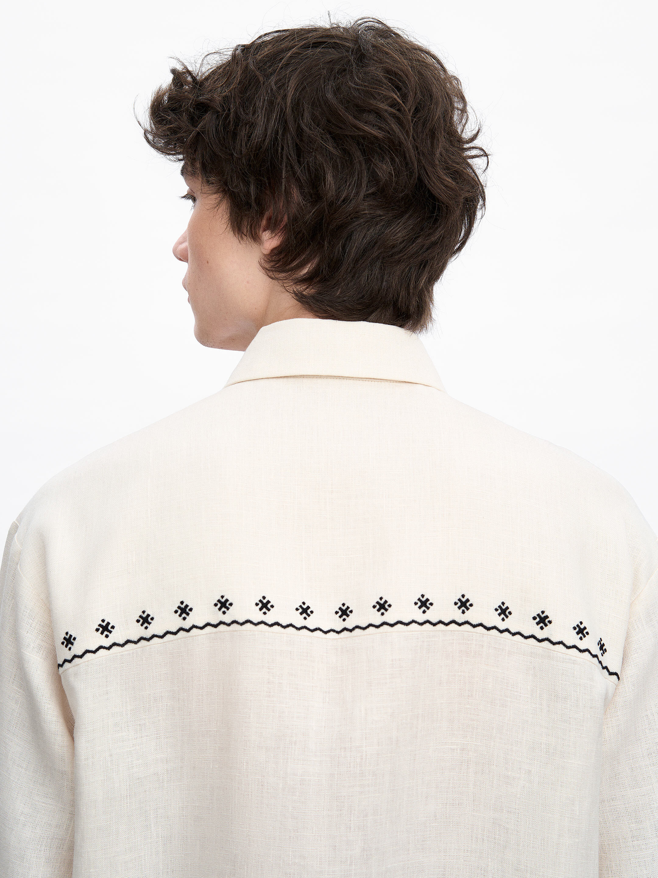 Mandrivnyk light shirt choose