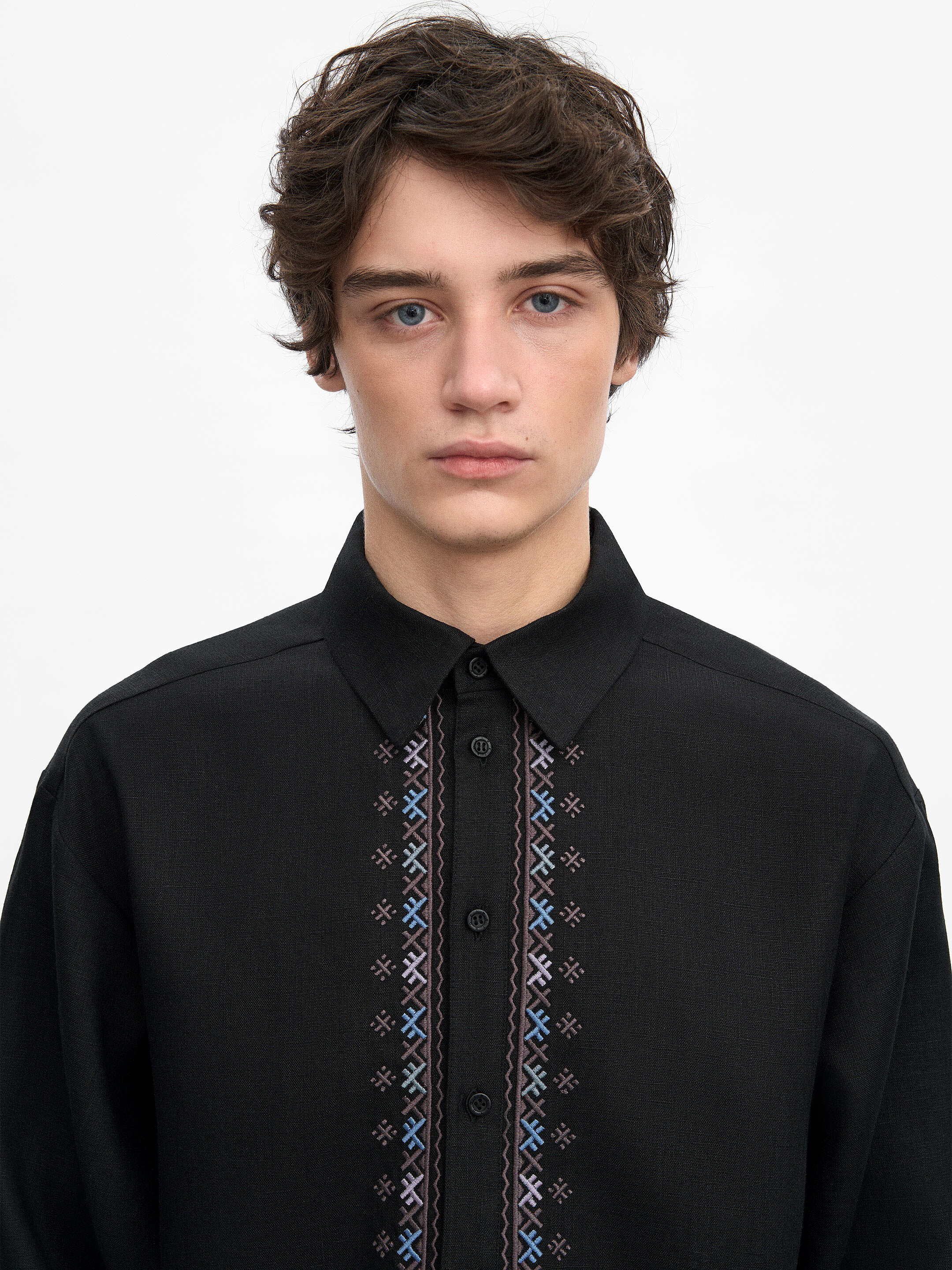 Mandrivnyk dark shirt cheap