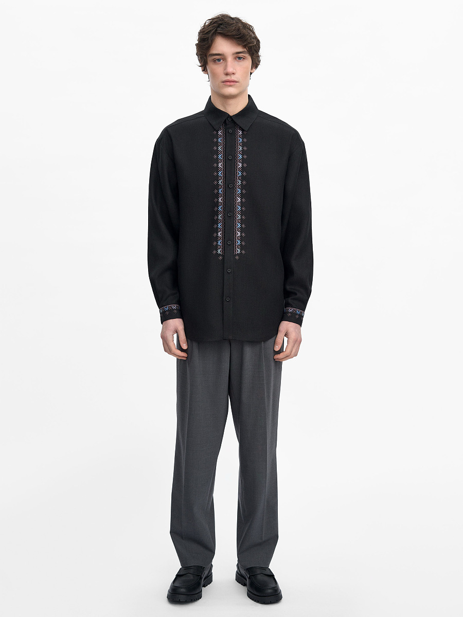 Mandrivnyk dark shirt [0]