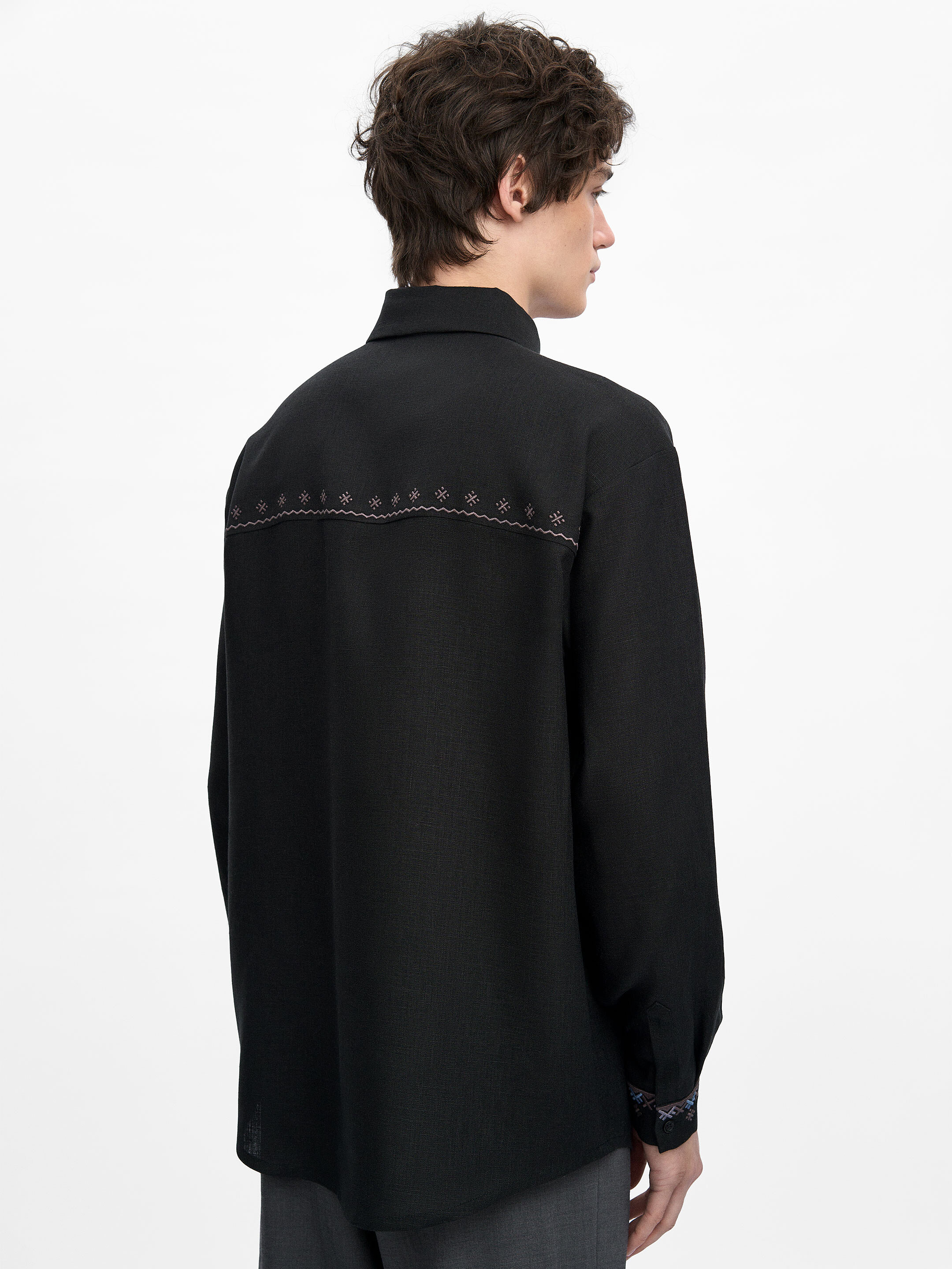 Mandrivnyk dark shirt ціна