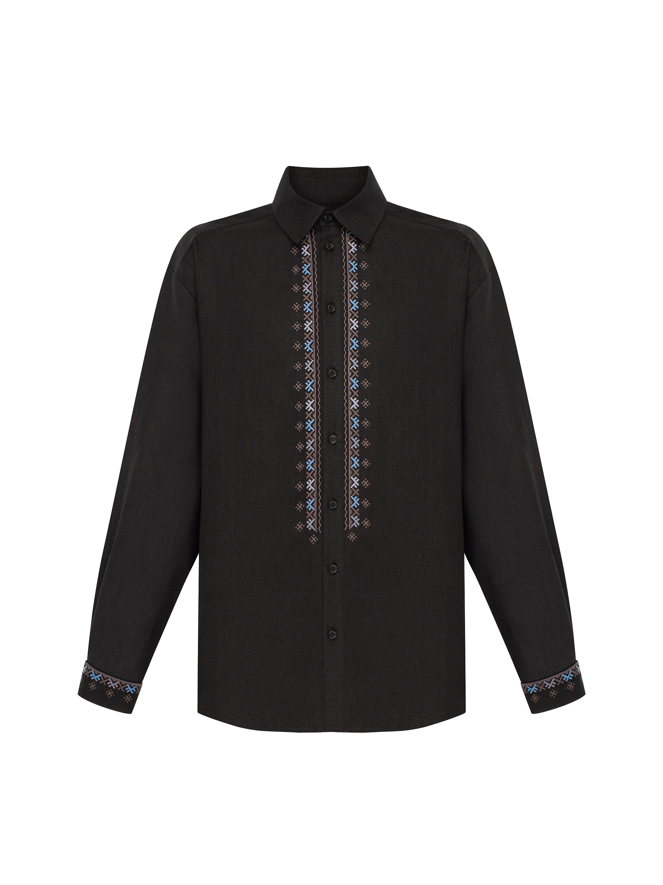 Mandrivnyk dark shirt fitting
