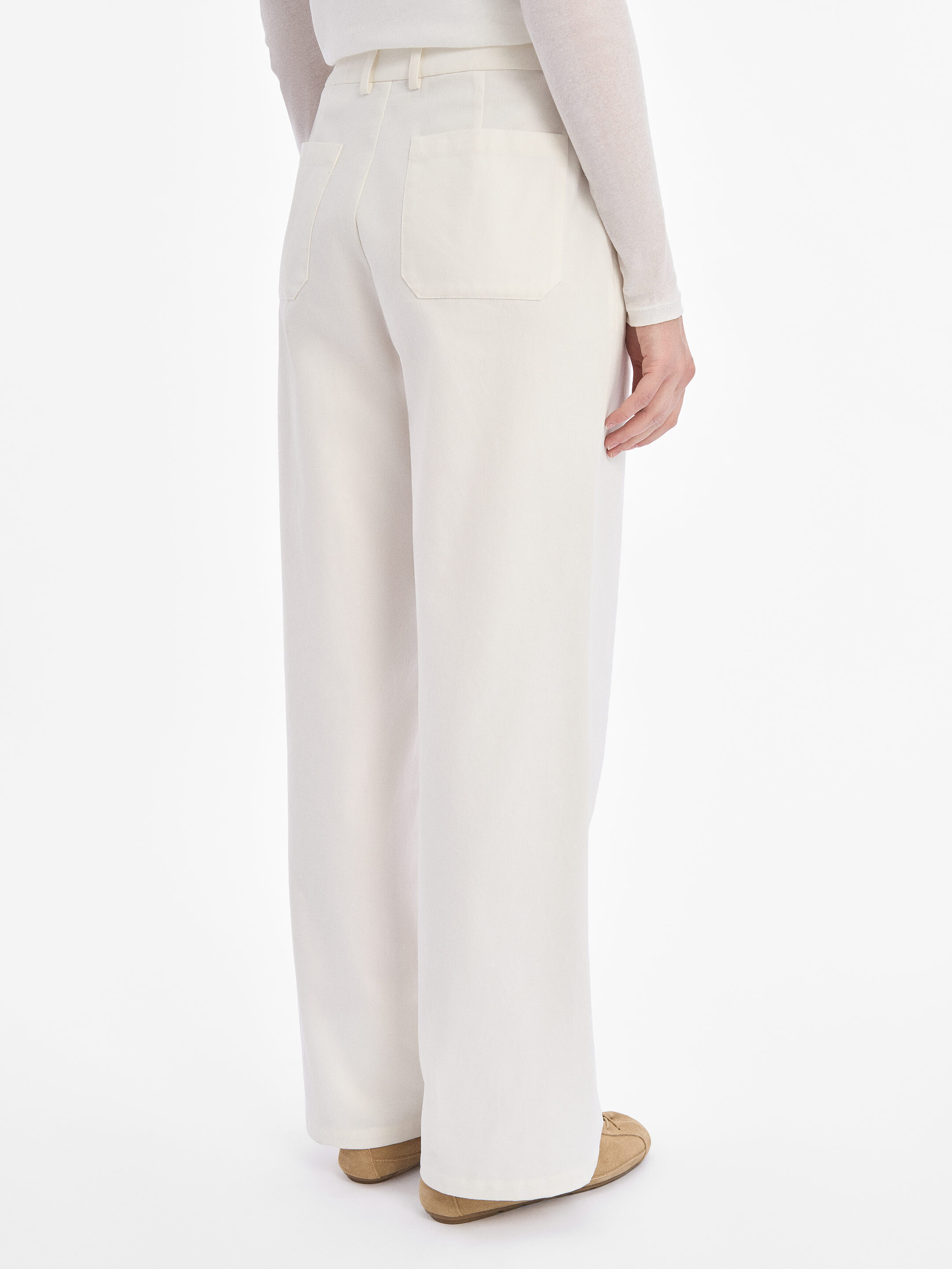“Osonnia” white pants photo
