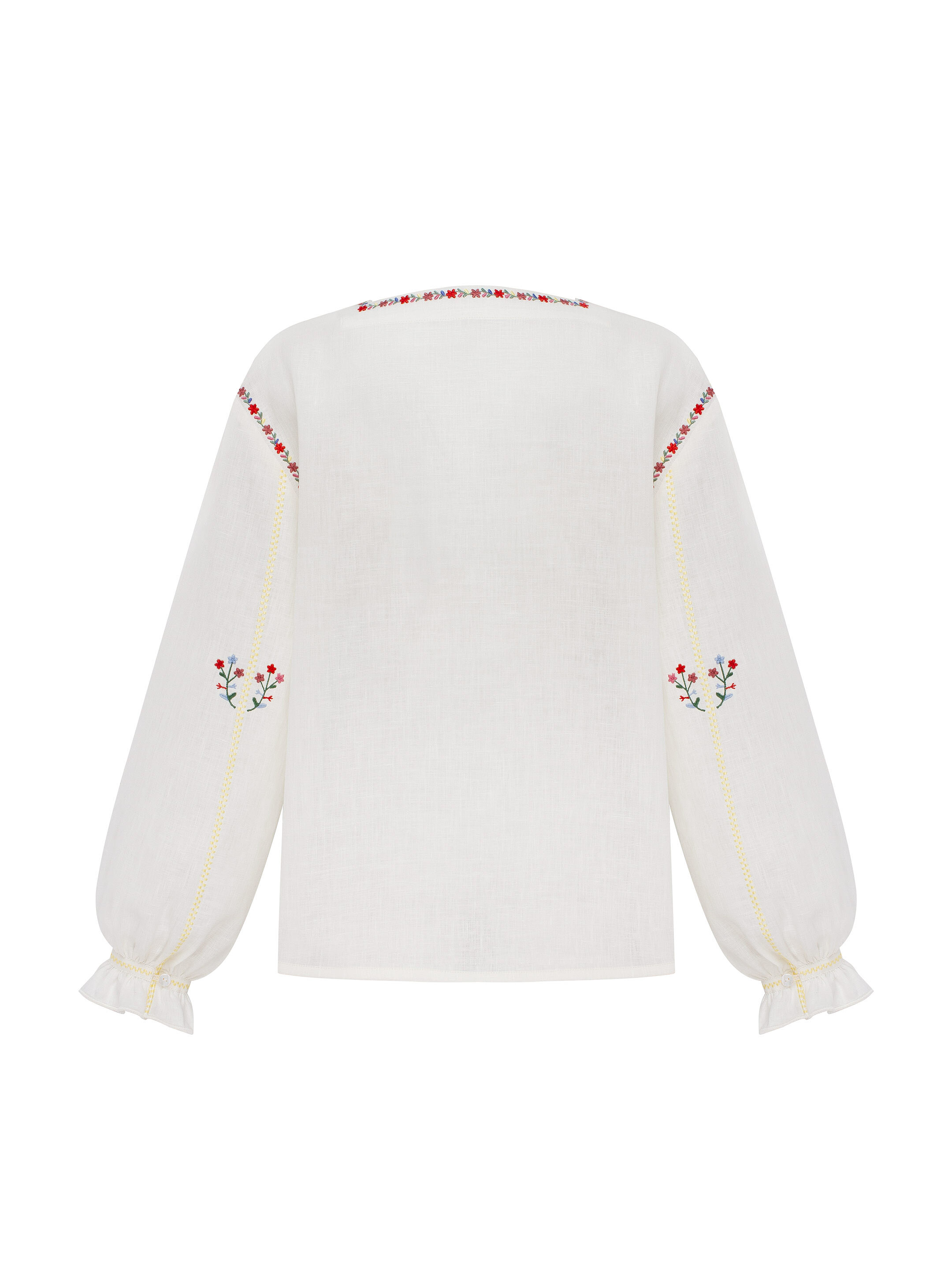 “Liubystok” square-neck shirt fitting