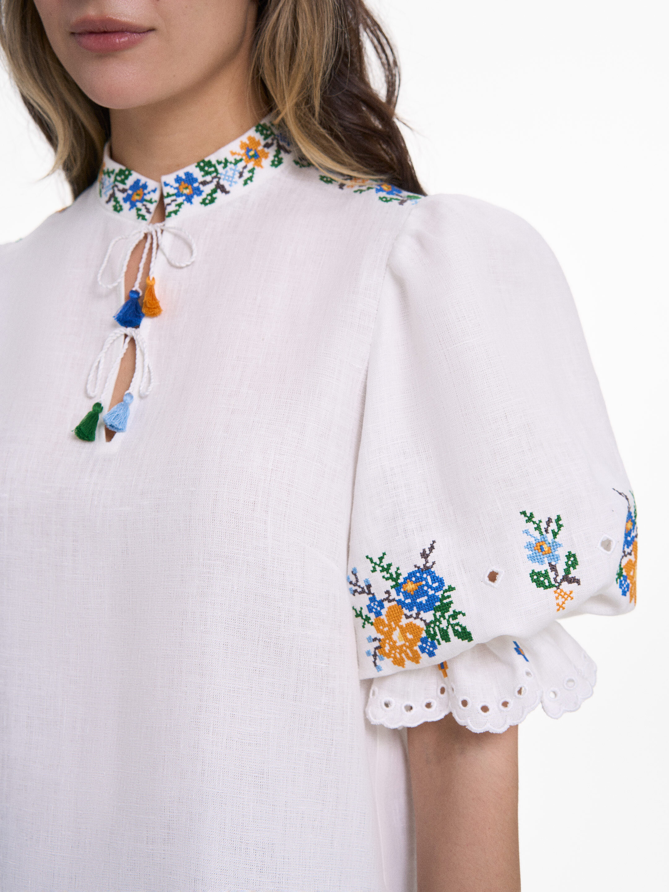 “Vesnoviy” short-sleeved blouse choose