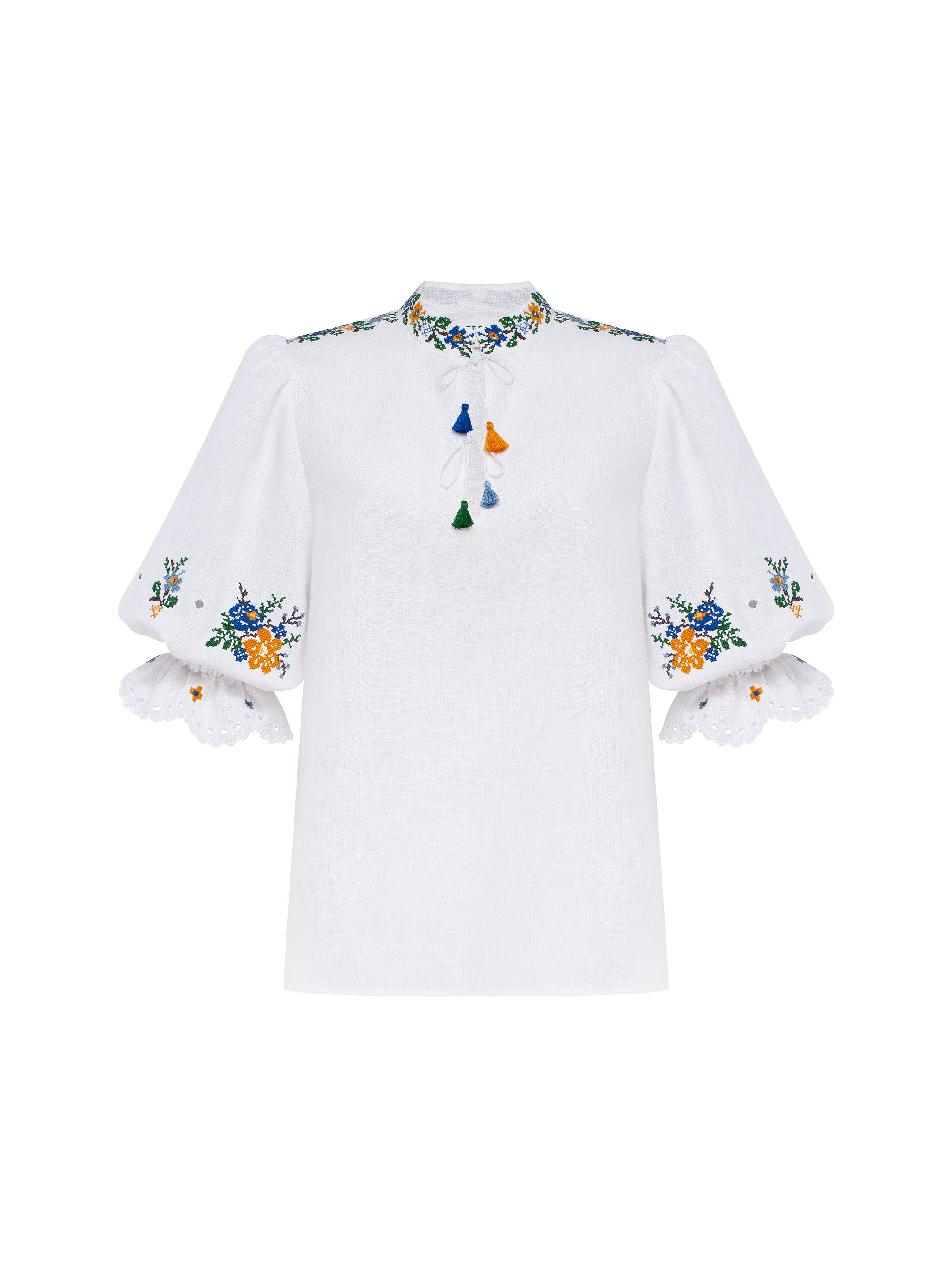 “Vesnoviy” short-sleeved blouse fitting