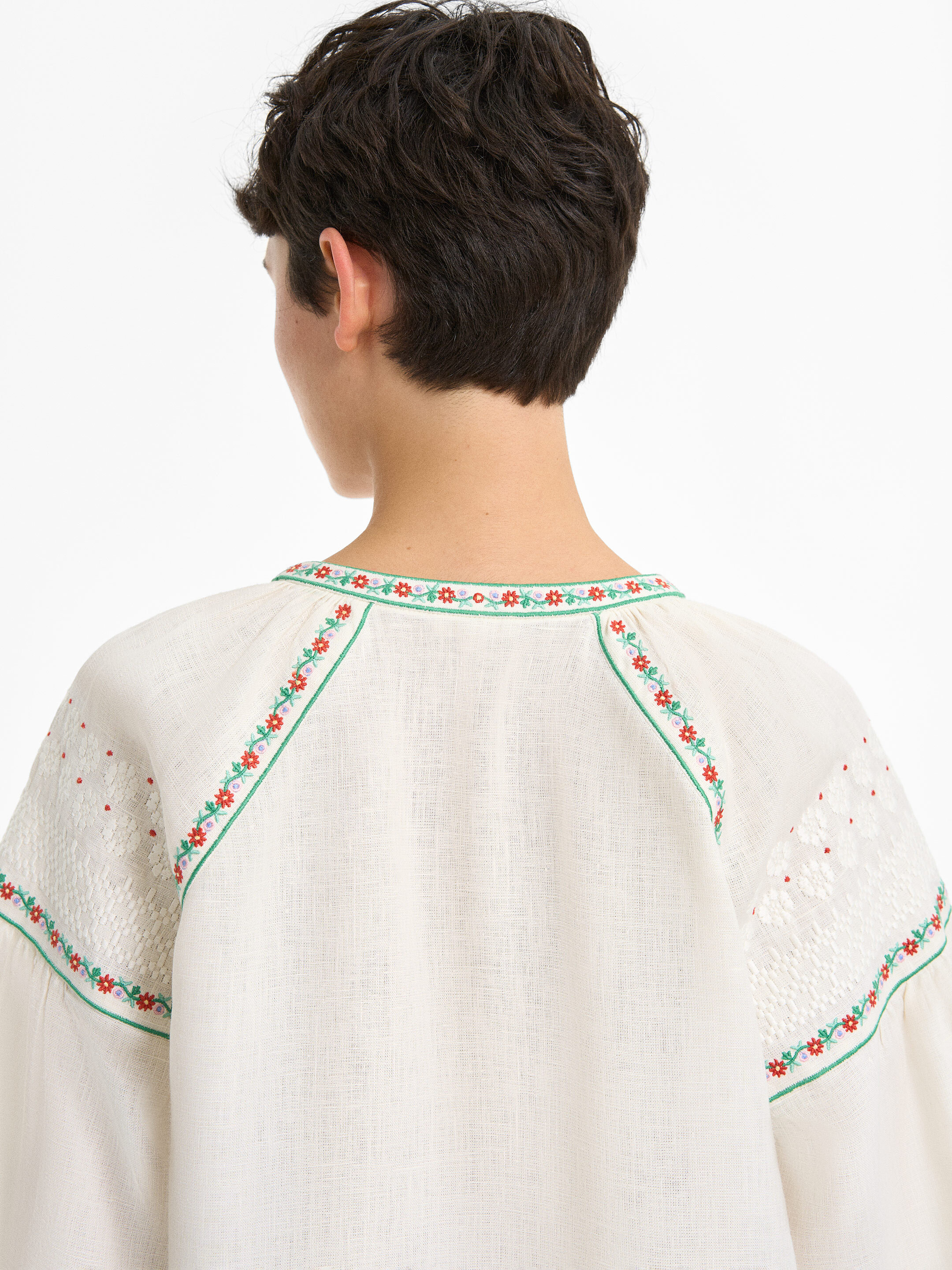 “Syzyk” shirt in Ivory fitting