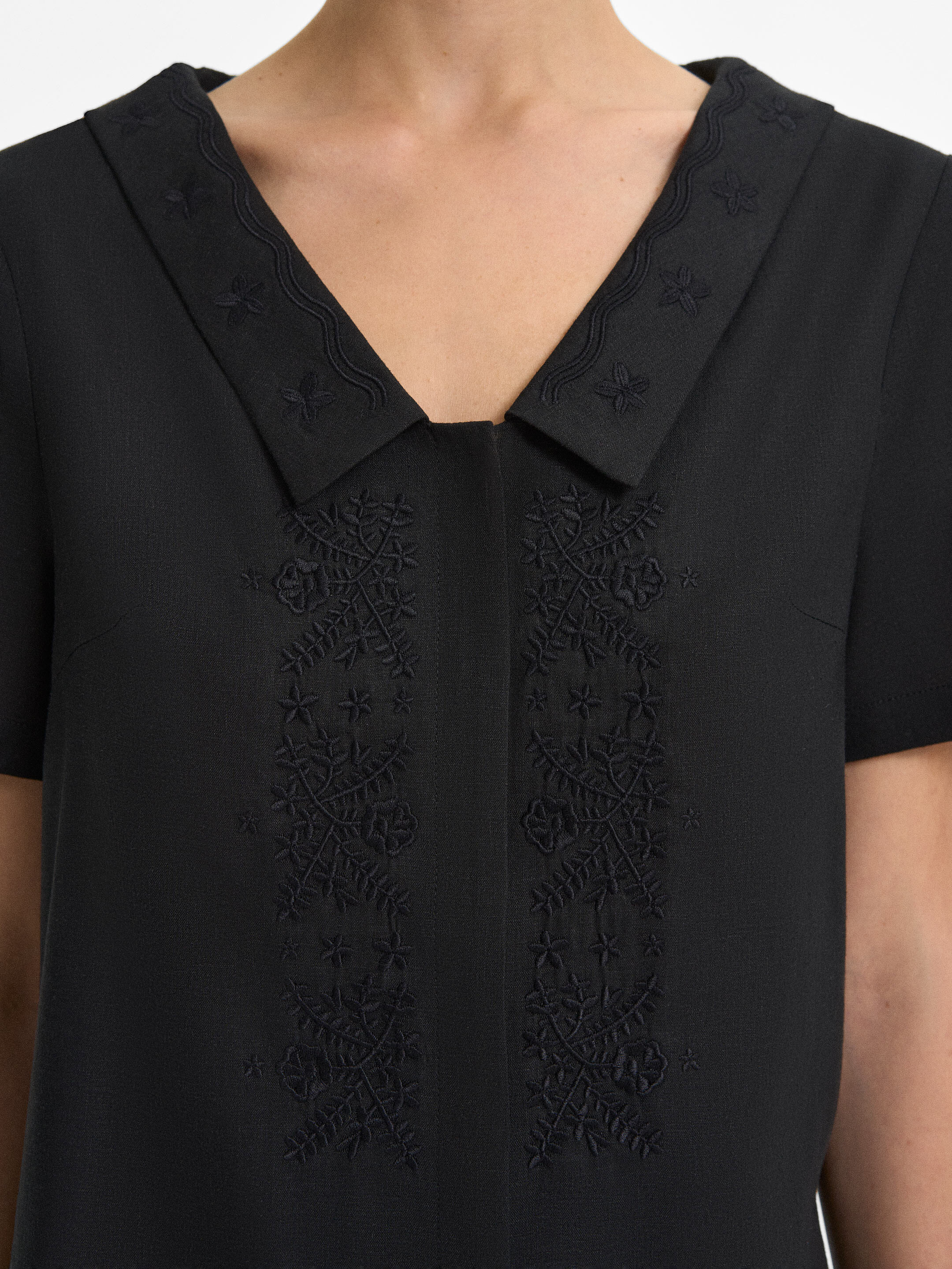 “Zahrava” Black Top photo