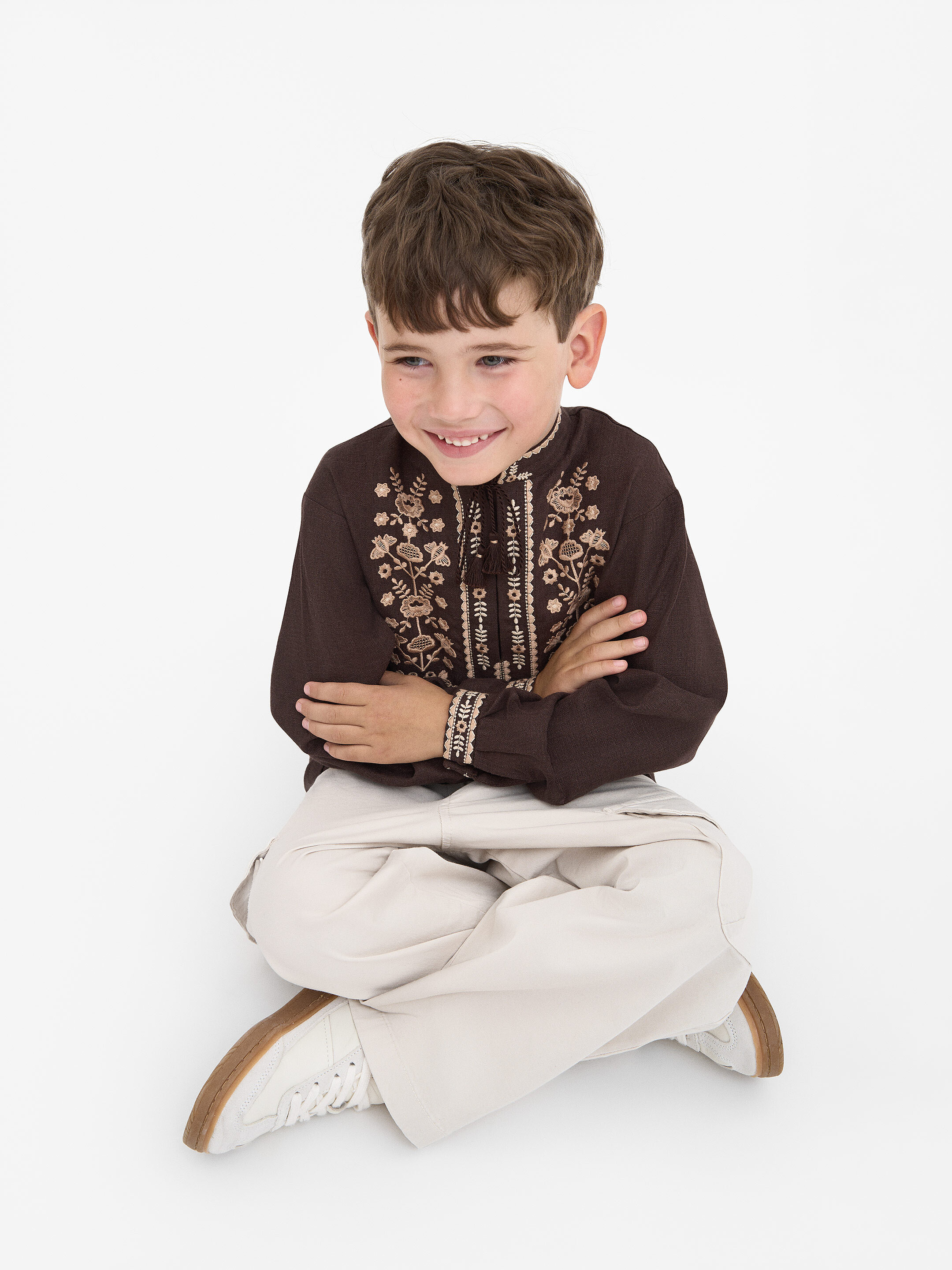 “Zozulia” brown shirt for boys photo