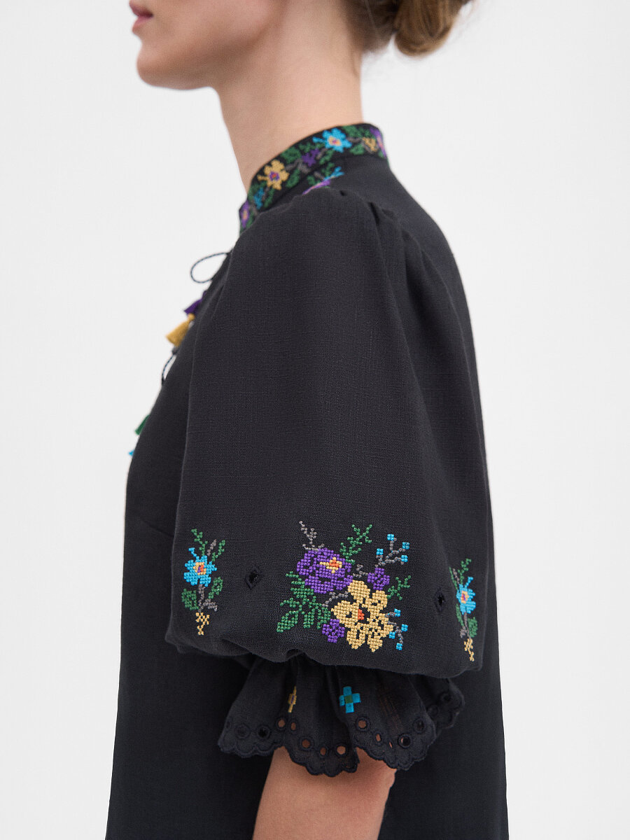 “Vesnoviy” black short-sleeved blouse [0]