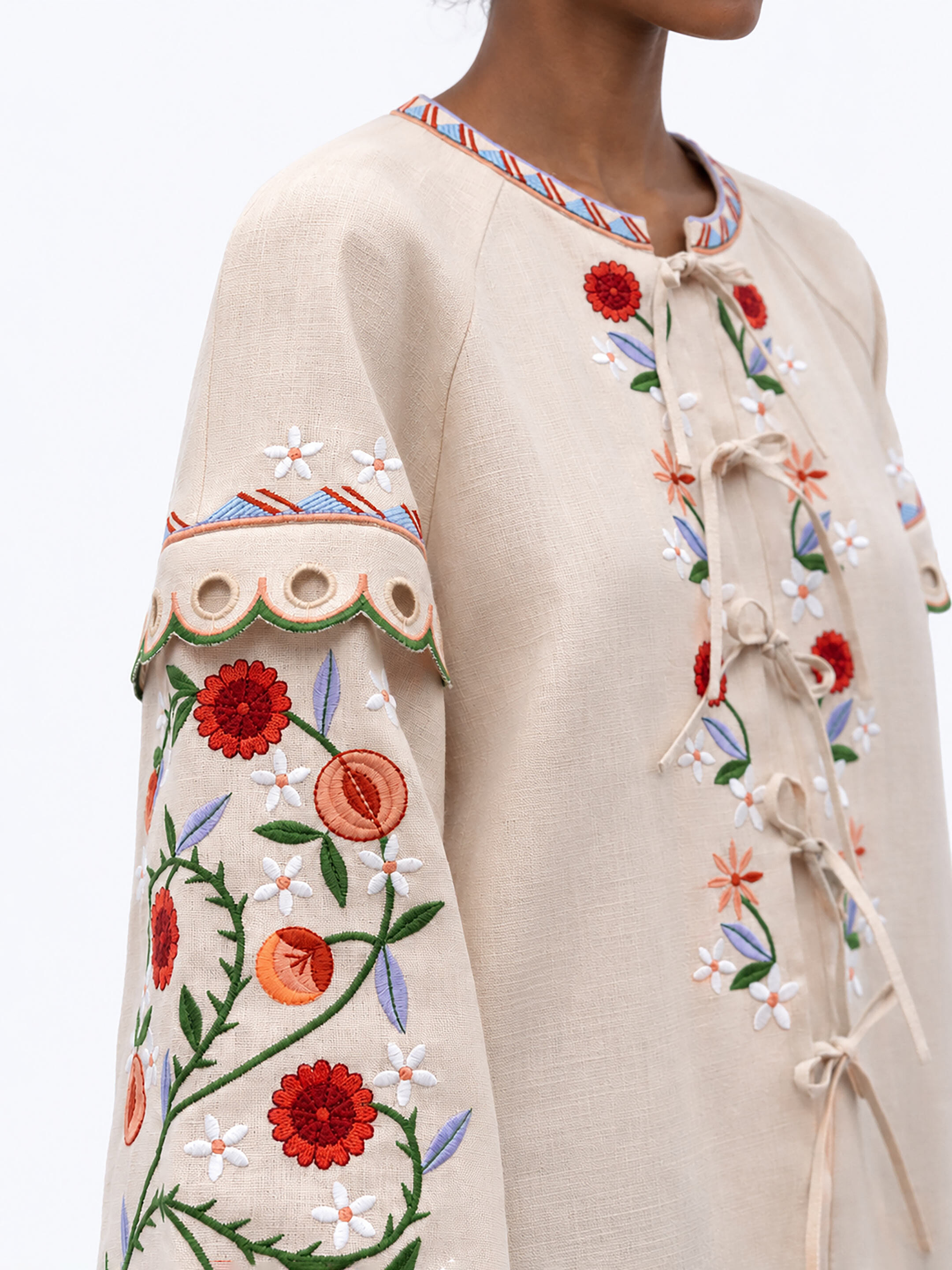 Women's embroidered blouse dedicated to the east Abrykosy W choose
