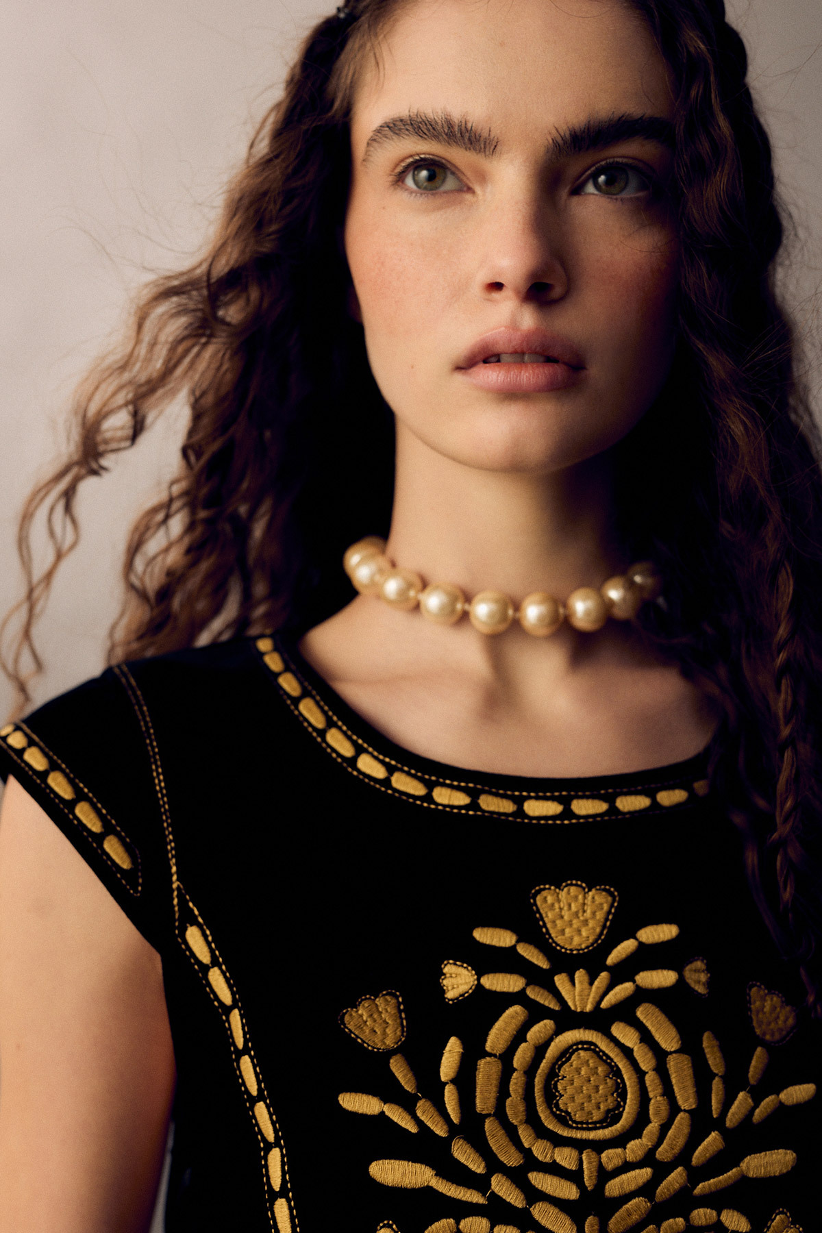 Black velvet vest with golden embroidery «Oksamyt»