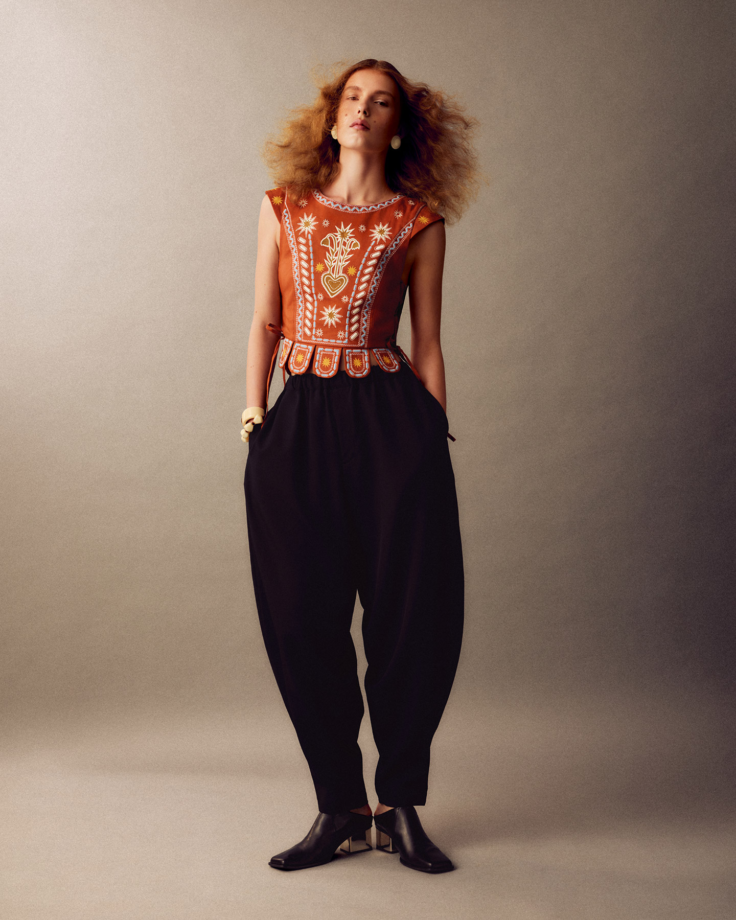 Embroidered Linen Vest in a Warm Terracotta Shade «Adamant»